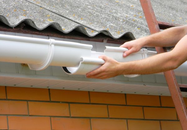 Cost of Gutter Hanging in Sevierville